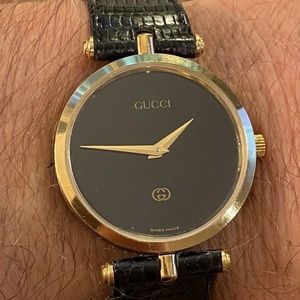 Vintage 80’s GUCCI Watch Original band and parts. 
Excellent condition.